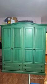 Armadio e cassettiera in legno massello