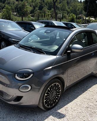 500e Cabrio 42 kWh La Prima interni in pelle apple