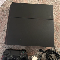 PS4 (500 gb) + 1 controller originale