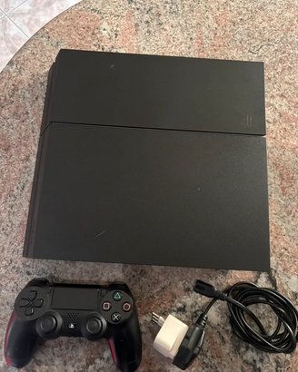PS4 (500 gb) + 1 controller originale
