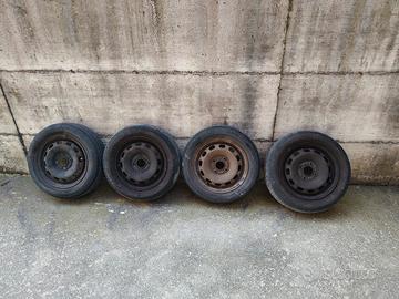 4 cerchi con gomme
