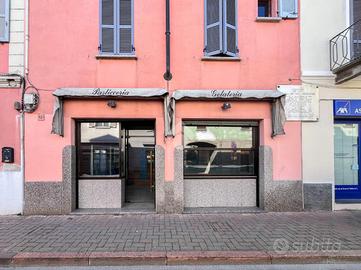 NEGOZIO A CASTIGLIONE D'ADDA