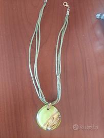 collana con pietra