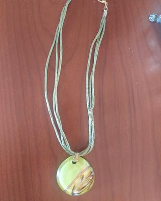 collana con pietra