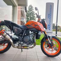 MOTO KTM DUKE 690 GUIDABILE CON PATENTE A2