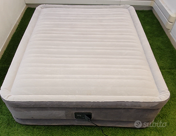 MATERASSO GONFIABILE MATRIMONIALE INTEX 