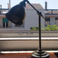 Lampada da tavolo color oro