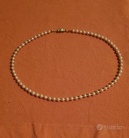 collana in perle di bigiotteria bianche vintage 