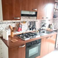 Cucina componibile con forno e piano cottura