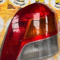 FARO POSTERIORE DESTRO TOYOTA YARIS ANNO:2008