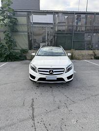 Merdedes-benz gla 220d 4matic