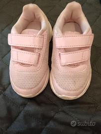 Tre paia di scarpe bimba numero 21
