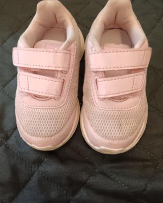 Tre paia di scarpe bimba numero 21