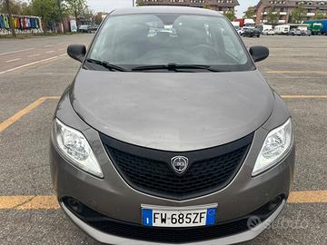 Lancia Y 2019        Elefantino Blu GPL
