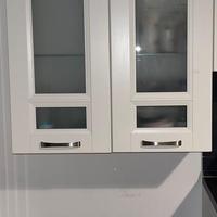 Vetrina e mobile con cassetto