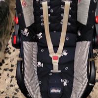 Seggiolino auto Chicco completo di base