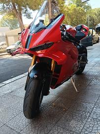 Ducati Panigale v4 s 