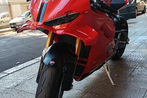 Ducati Panigale v4 s 
