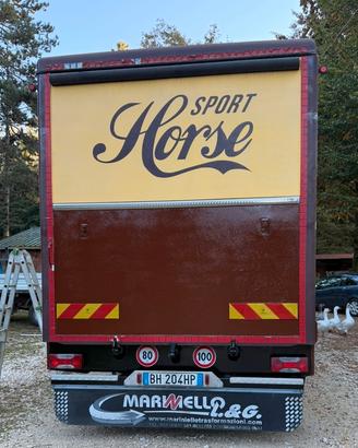 Van trasporto cavalli con living