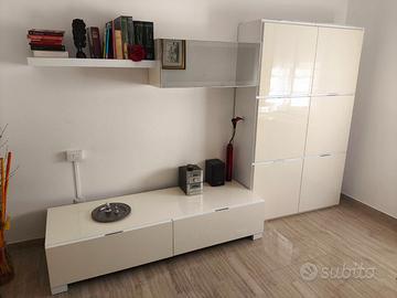 Mobile design elegante bianco, per sala o pranzo