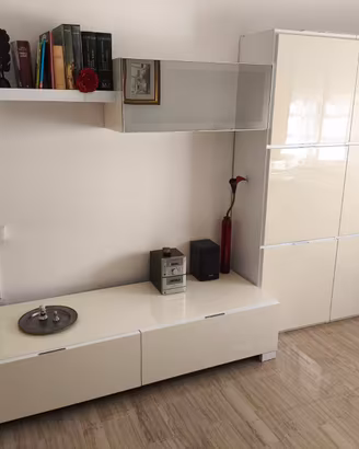 Mobile design elegante bianco, per sala o pranzo