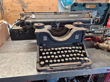 Macchina da scrivere Olivetti M40