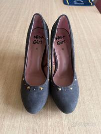 Scarpe da donna, décolleté in camoscio grigio.