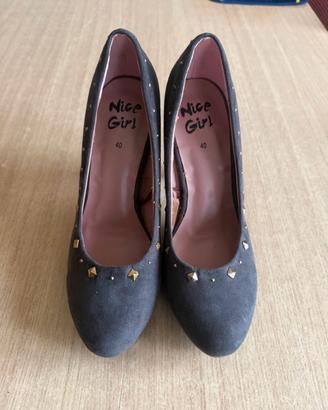 Scarpe da donna, décolleté in camoscio grigio.