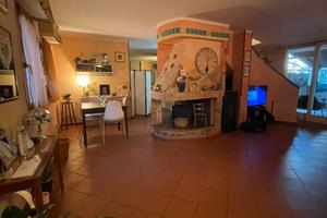 Villetta caposchiera a Li Punti