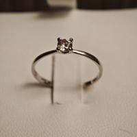 Anello di fidanzamento oro bianco