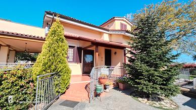 Villa bifamiliare a Vigna di Valle