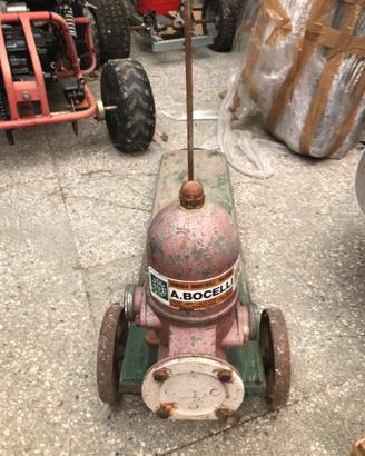 Pompa travaso vino vintage conservata