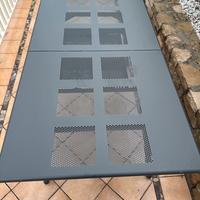 Tavolo da giardino in ferro