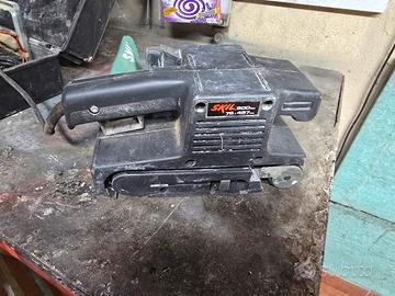 Levigatrice a nastro Skil.