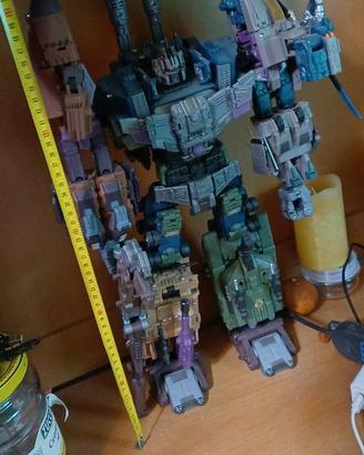 Jinbao Warbotron Bruticus e Jinbao Devastator