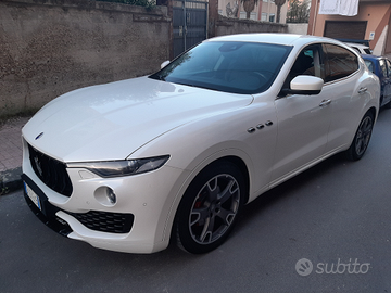 Maserati Levante bianco perlato