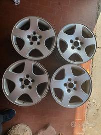 CERCHI IN LEGA USATI  X AUDI 7Jx16H2 ET45