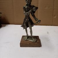 statuetta in metallo 