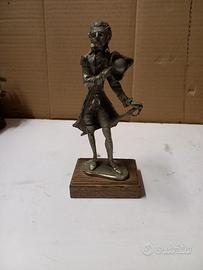 statuetta in metallo 