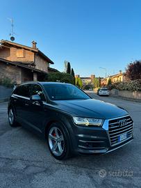 Audi q7 4 ruote sterzanti