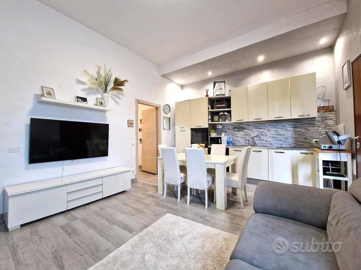 Appartamento in una casa trifamigliare - Vista 2