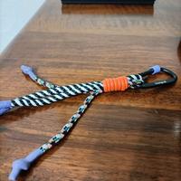 Porta chiavi Desigual con moschettone 