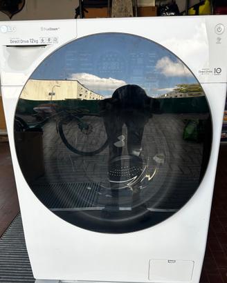 Lavatrice LG Direct drive da 12 kg