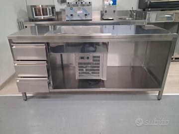 Tavolo accessoriato con vasca drop in