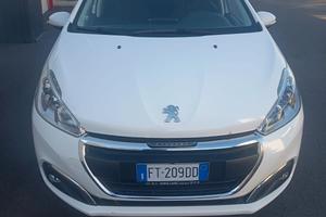 Peugeot 208 PureTech 82 5 porte Allure