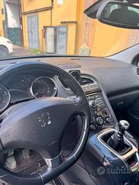 Peugeot 5008 FELINE