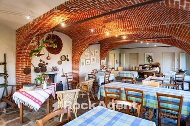 SPLENDIDO CASALE DEL 1700 RISTRUTTURATO