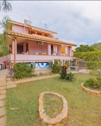 Villa indipendente con giardino e vista mare