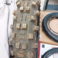 gomme e mousse enduro ant post come nuove 