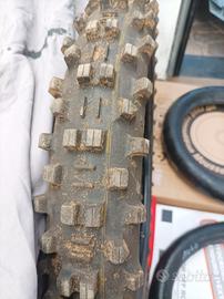 gomme e mousse enduro ant post come nuove 